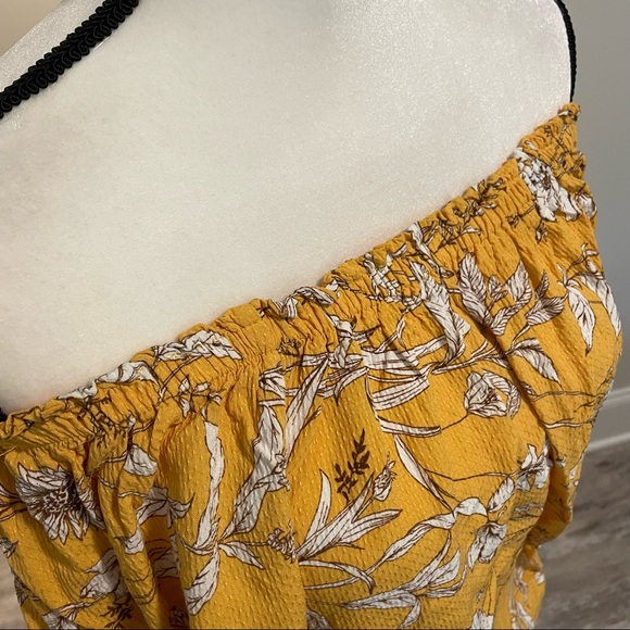 Off shoulder flowered top - Picture 3 of 9